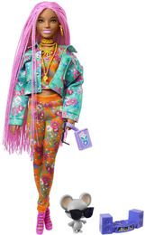 Barbie Extra mit pinken Flechtzöpfen.