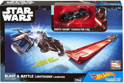 Hot Wheels – Star Wars – Blast & Battle Lightsaber Launcher – Darth Vader – Fahrzeug und Pullback-Rennstrecke