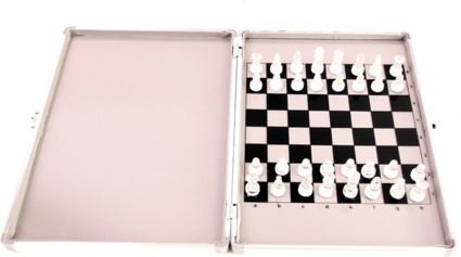 Wunderschönes und exklusives Schachspiel mit  Spielfiguren aus Glas