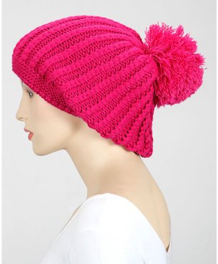 Beanie pink grob gestrickt mit großem weichen Pompon