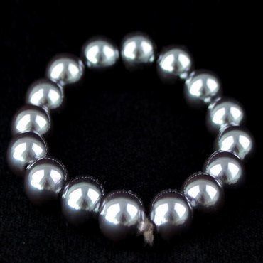 Armband mit polierten anthrazit farbigen Perlen