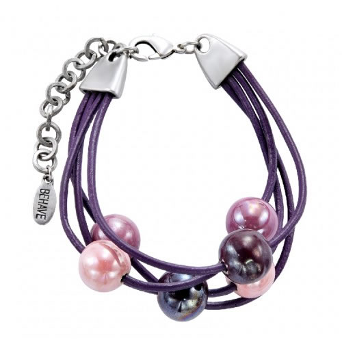 Armband mit hell und dunkel violetten Perlen